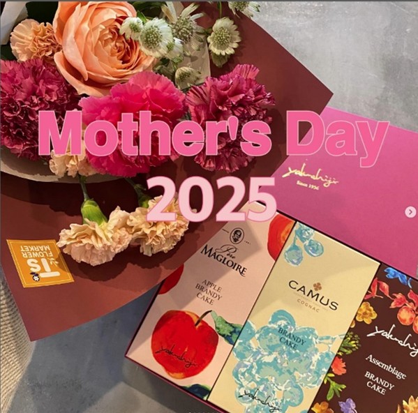 T’s Flower marketにて、ﾌﾞﾗﾝﾃﾞｰｹｰｷと季節の花束をｾｯﾄにした母の日限定ｷﾞﾌﾄの予約受付中